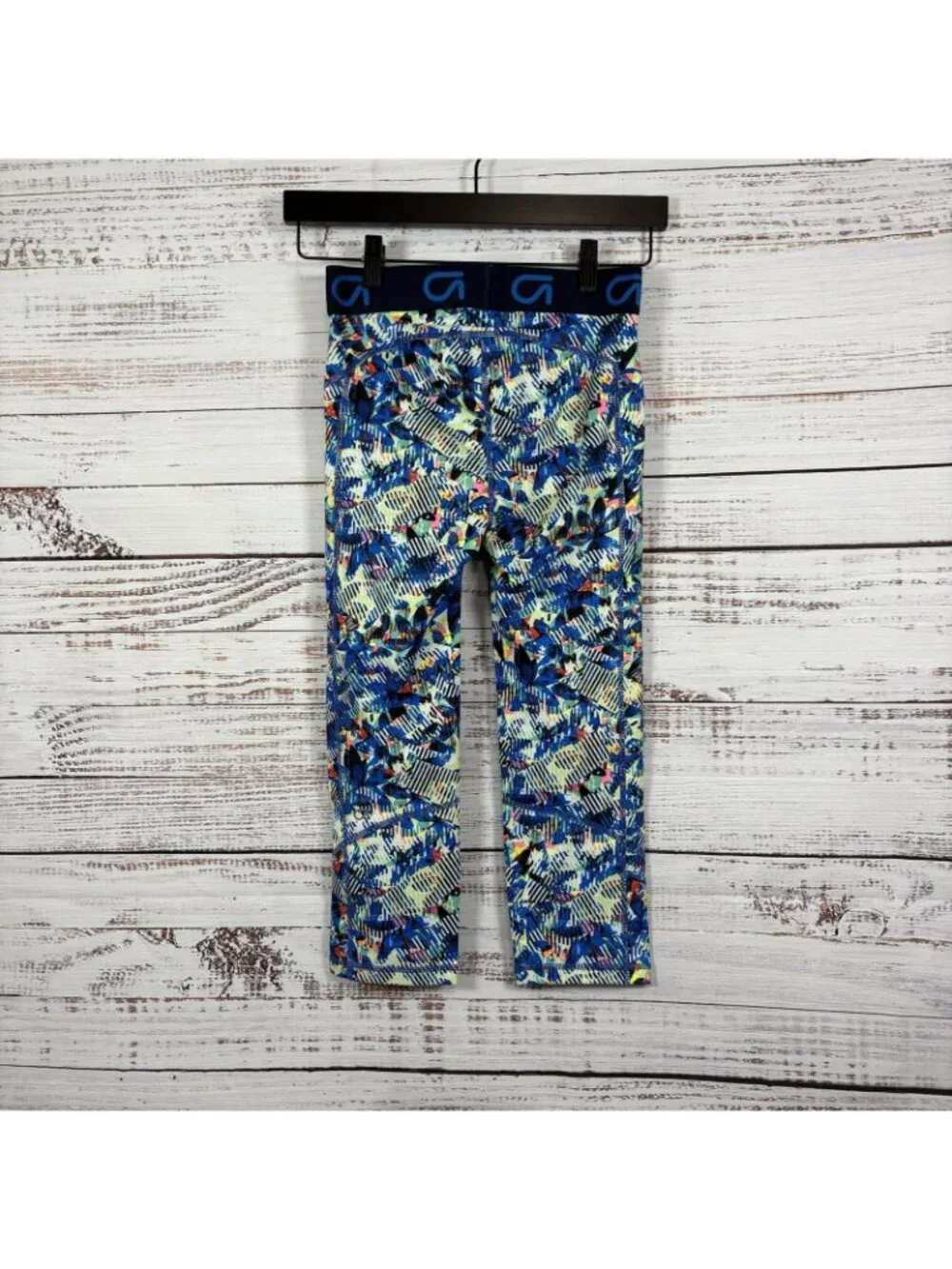 Gap Fit Multicolor Abstract Print Capri Leggings